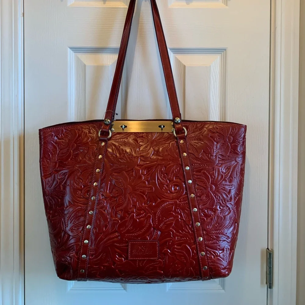 NWT REG. $249
PATRICIA NASH BENVENUTO XL TOTE
COLOR OCHRE
(EARTHY RED) - Picture 4 of 9
